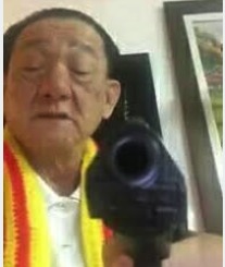 Biết ba m là ai không?